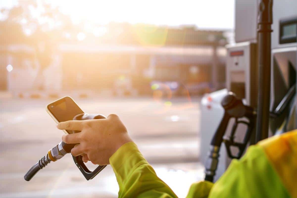 Diminuez votre consommation de carburant de 45% avec cette astuce infaillible !