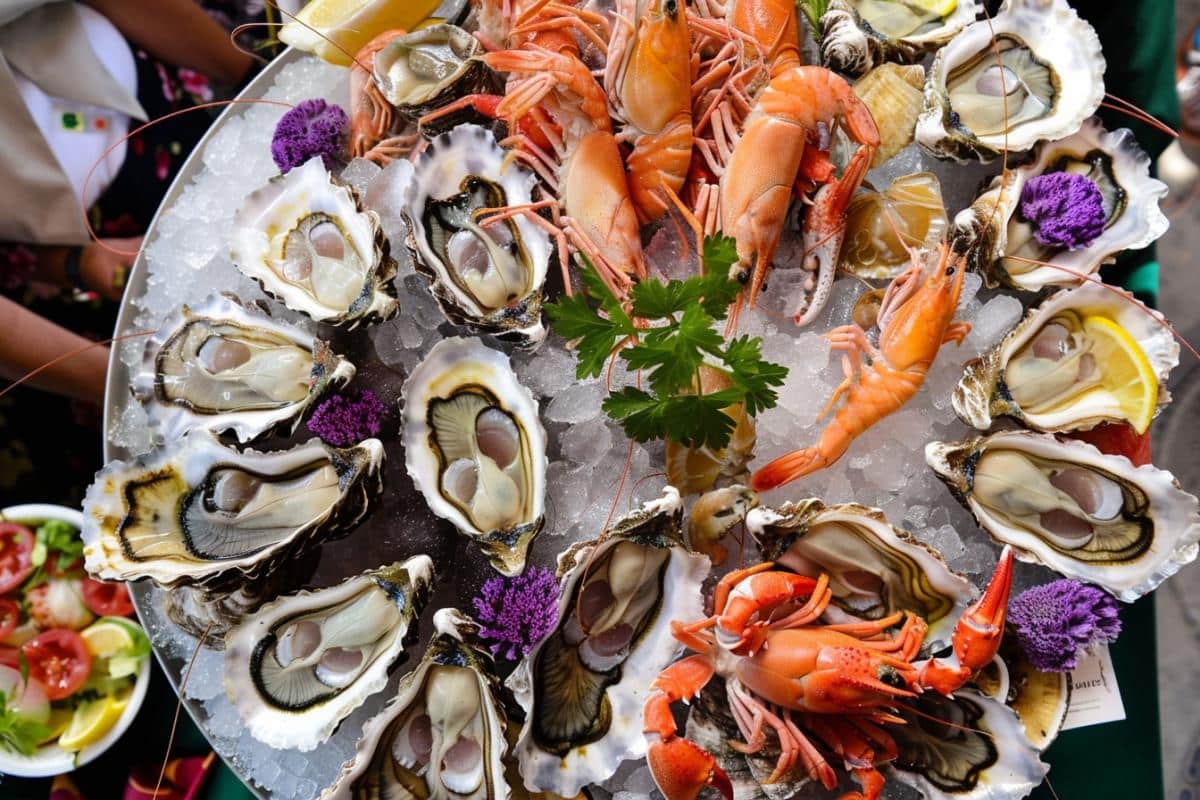 Serveur suggère crabe au resto, l'addition fait appeler la police : récit choc