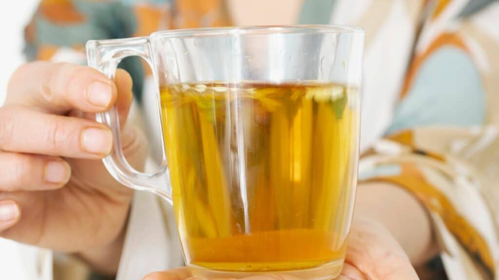 infusion relaxante camomille et une de tulsi