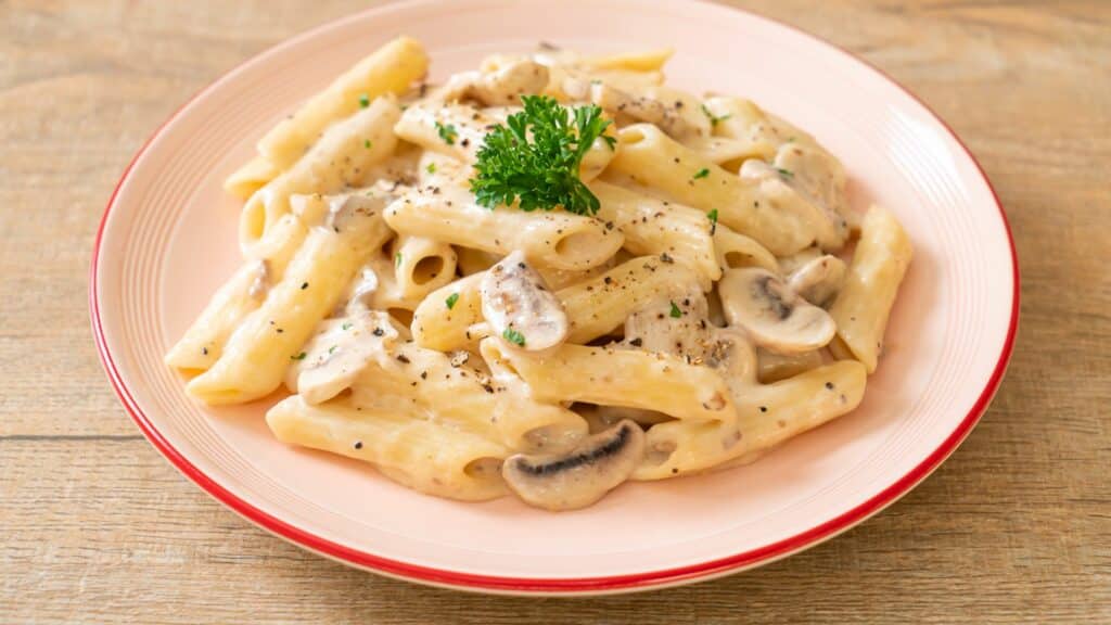 pâtes crémeuses aux champignons