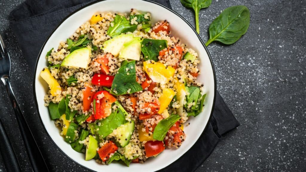 salade de quinoa aux légumes d'été