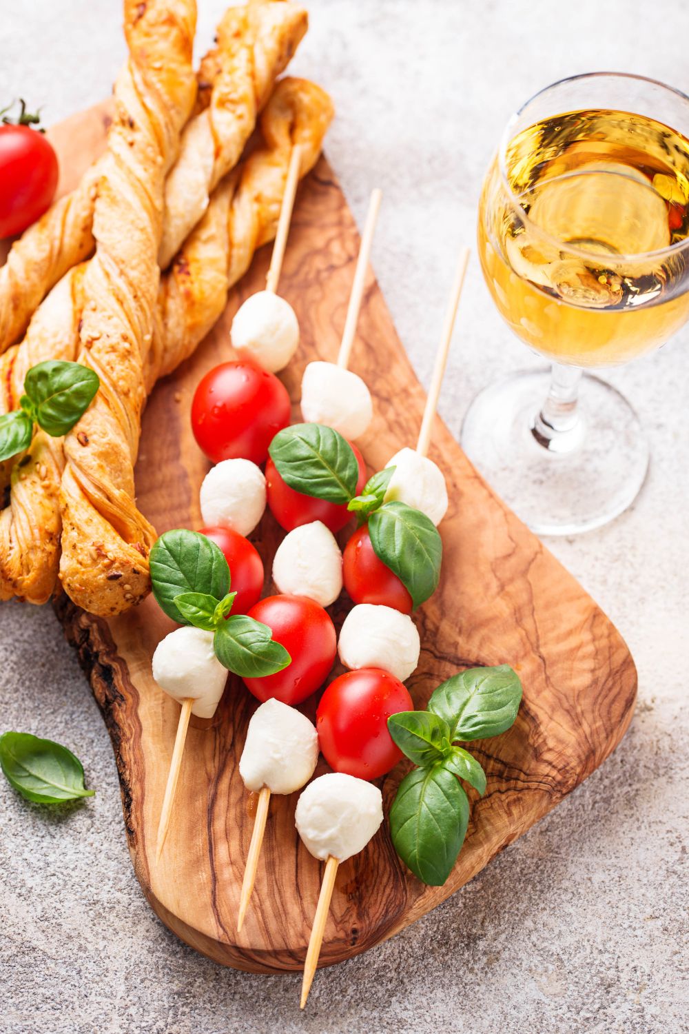 bouchées de mozzarella et basilic