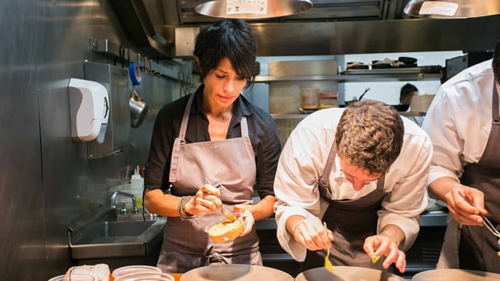 dominique crenn la cuisine, une affaire d'Émotions et d'histoires