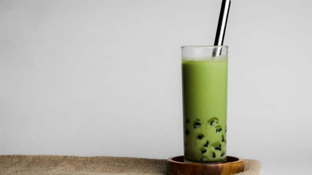 Boisson matcha avec perles de tapioca
