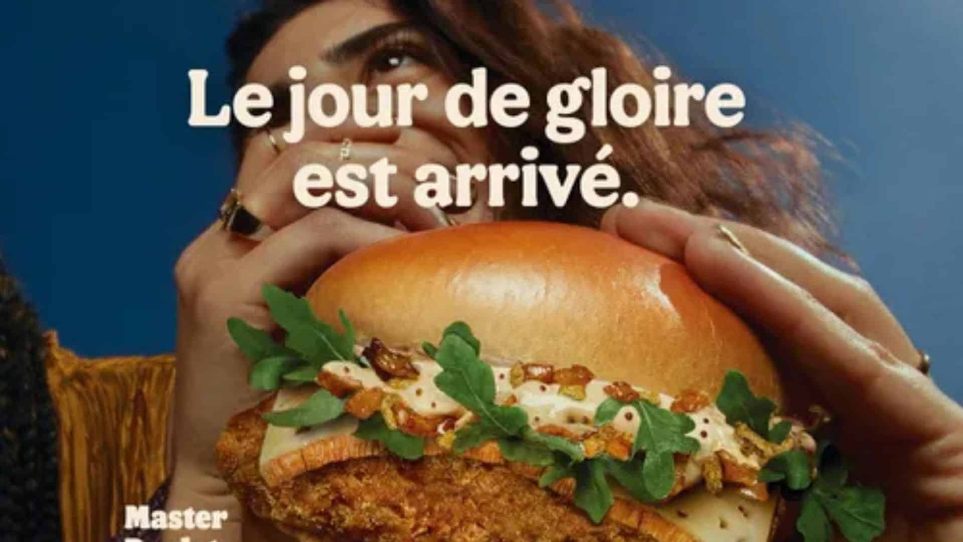 Publicité pour un sandwich au poulet et roquette.