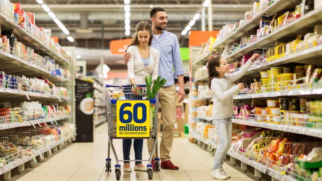 Famille faisant des courses au supermarché.
