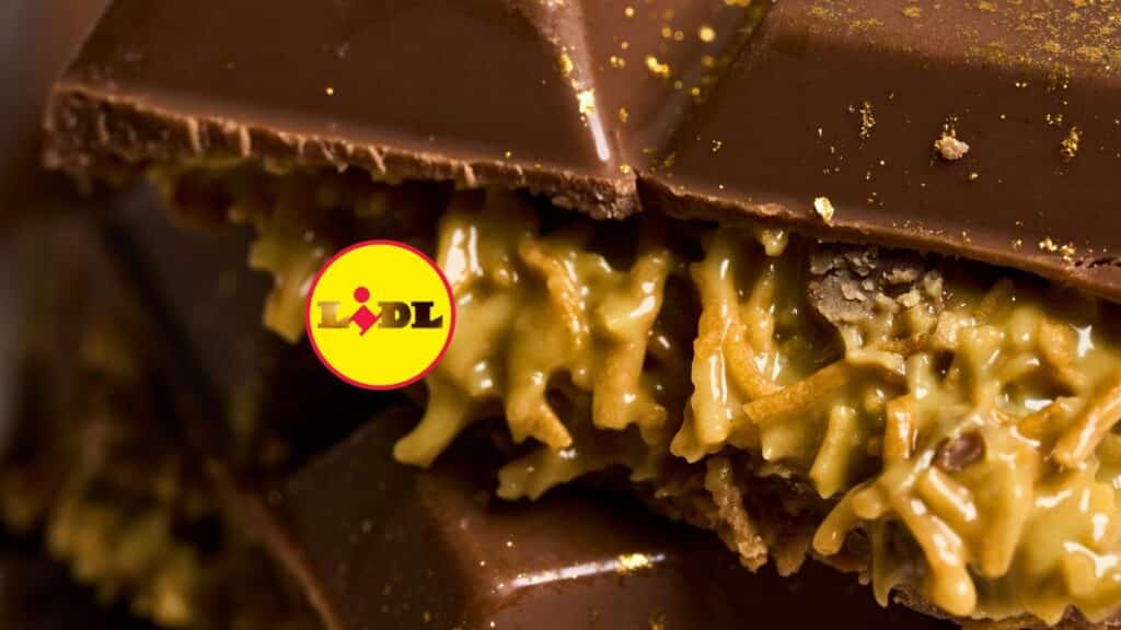 Tablette de chocolat dorée et crémeuse.