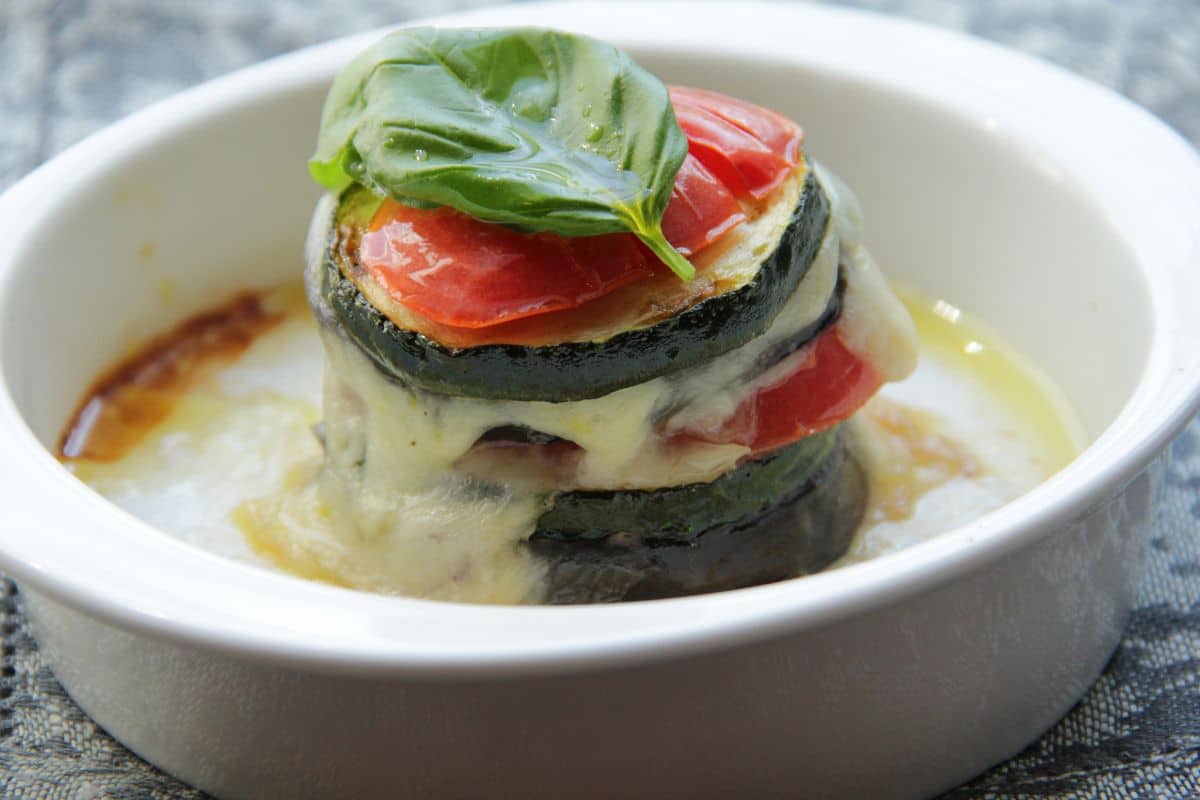 Gratin de légumes au fromage fondu.