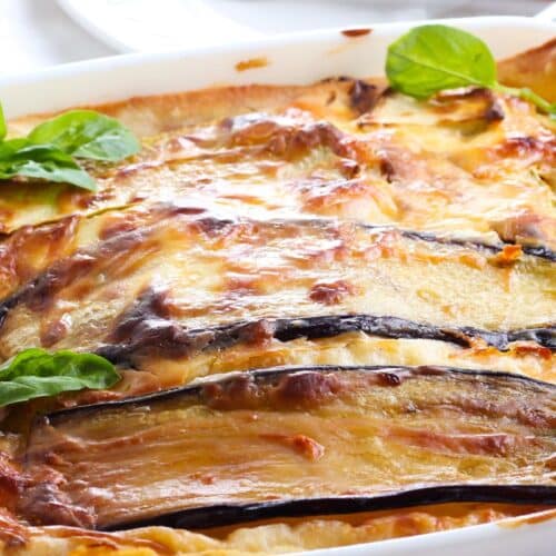 Lasagnes d'aubergines fraîches au four