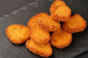 Alerte pour tous les consommateurs : ces nuggets largement consommés sont rappelés en urgence, un risque pour la santé en cause