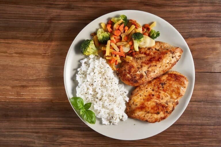 Cette technique de cuisson fait scandale chez les amateurs : un blanc de poulet fondant sans marinade ni sauce