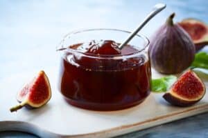 Confiture de figue avec fruits frais