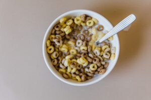 Bol de céréales avec du lait