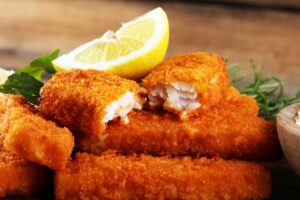 Bâtonnets de poisson panés avec citron