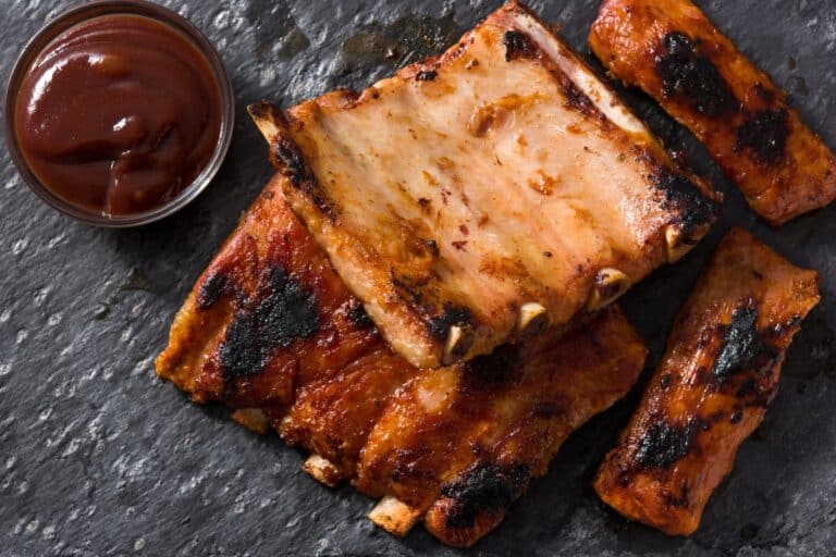 Barbecue : cette sauce au beurre cow-boy rend n’importe quelle viande irrésistible, les chefs américains en raffolent