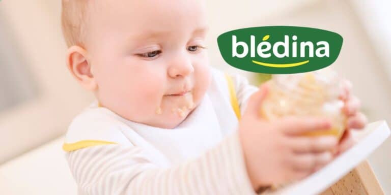 Bébé mange purée avec logo Blédina.