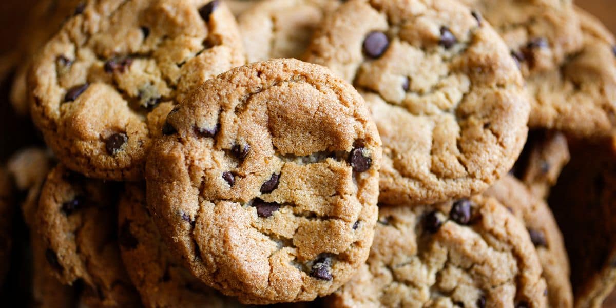 Biscuits aux pépites de chocolat dorés.