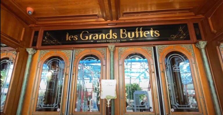 Inspiré par les Grands Buffets de Narbonne, ce restaurant qui ouvre à Paris fait déjà beaucoup parler de lui.