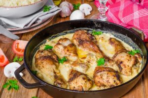 Ce plat au poulet à la Gaston Gérard a conquis des générations de familles : la recette de rentrée à ne surtout pas oublier