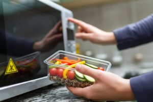 N’utilisez jamais, sous aucun prétexte, ce produit au micro-ondes avertit une scientifique.