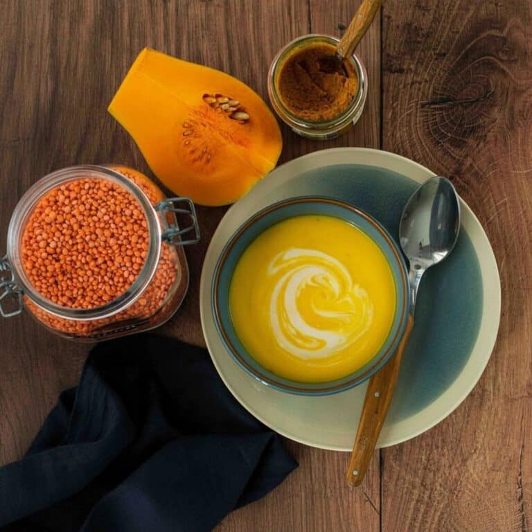Soupe butternut lentilles corail curry : recette veloutée et réconfortante